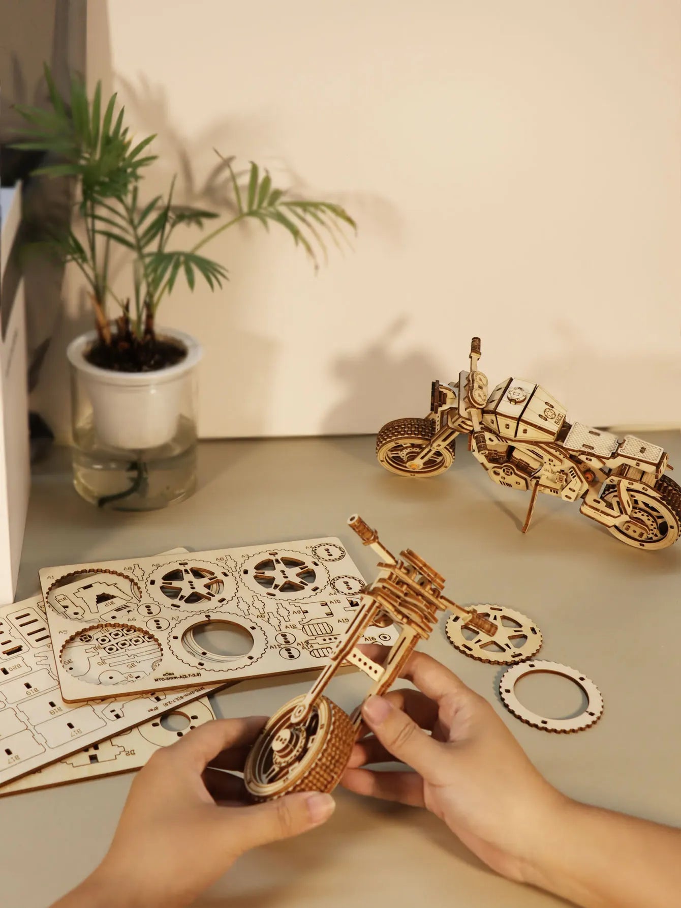 Maquette en bois - Moto